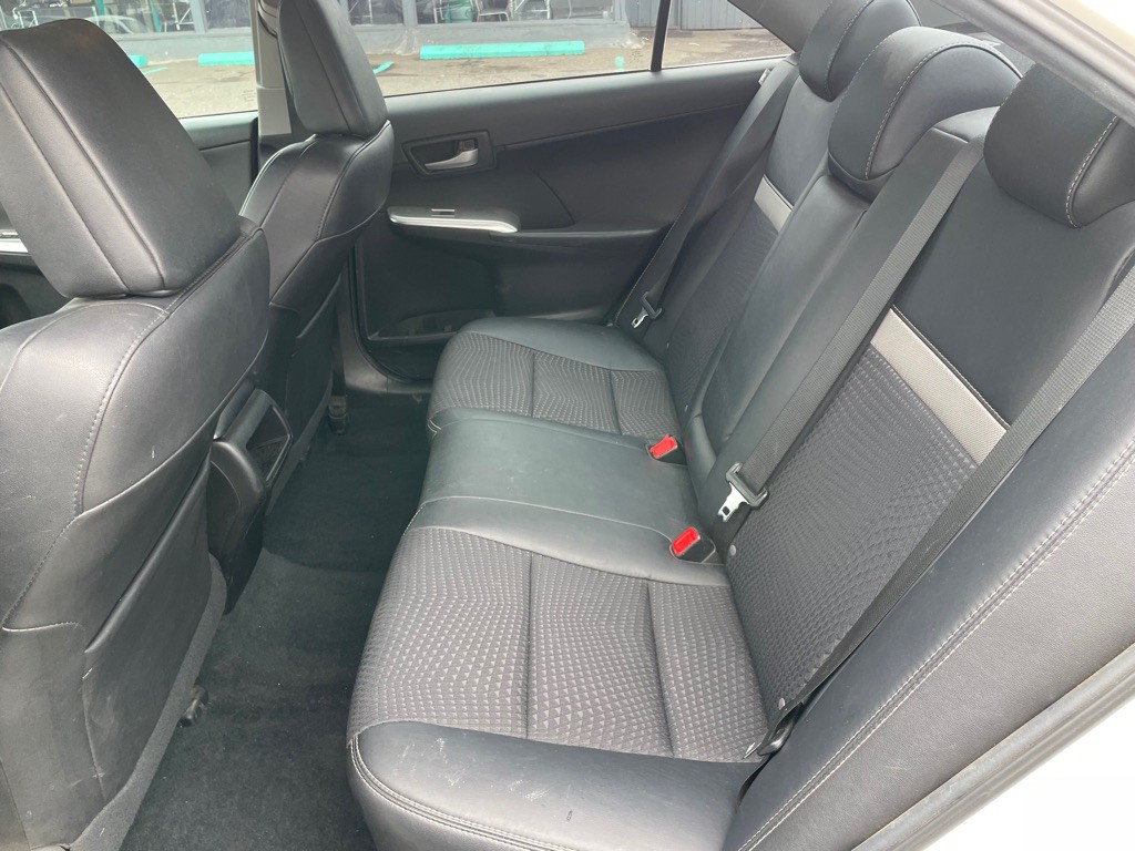 2014 Toyota Camry Image 10