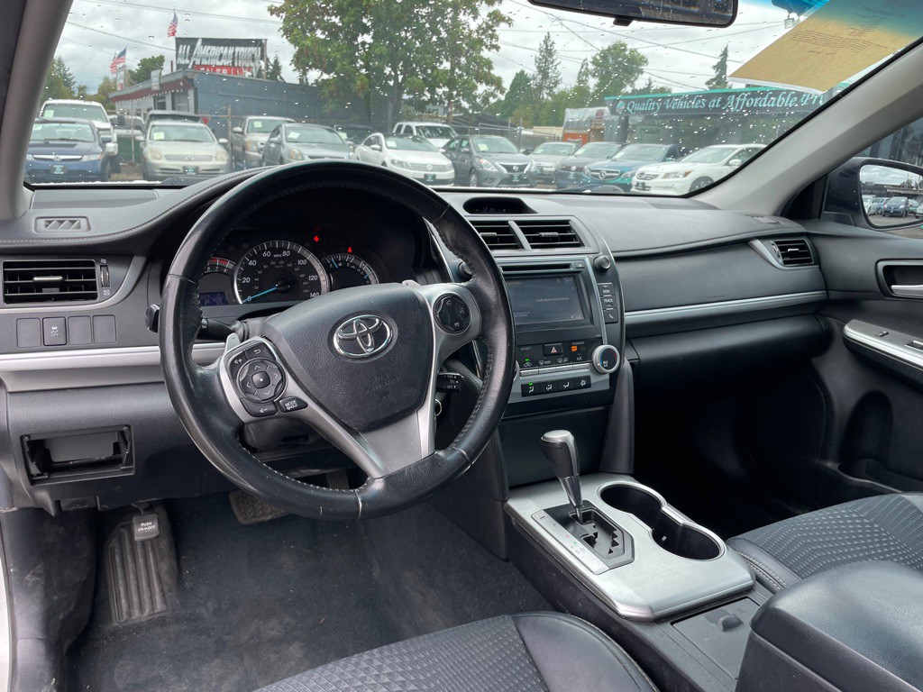 2014 Toyota Camry Image 11