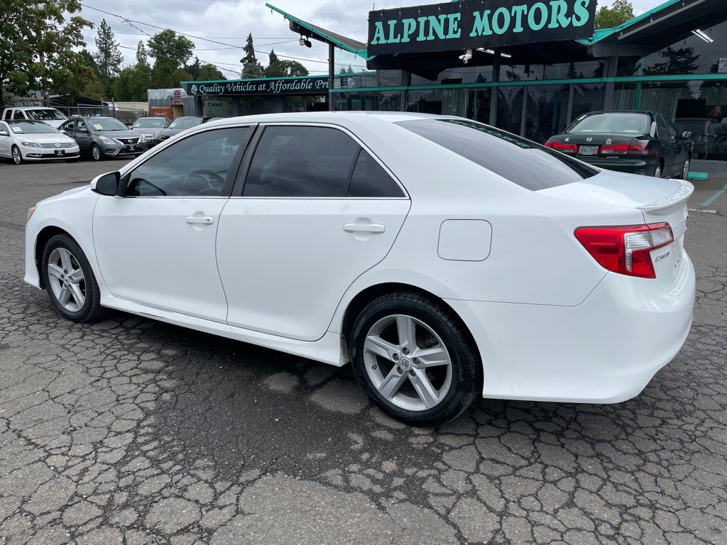 2012 Toyota Camry Image 3