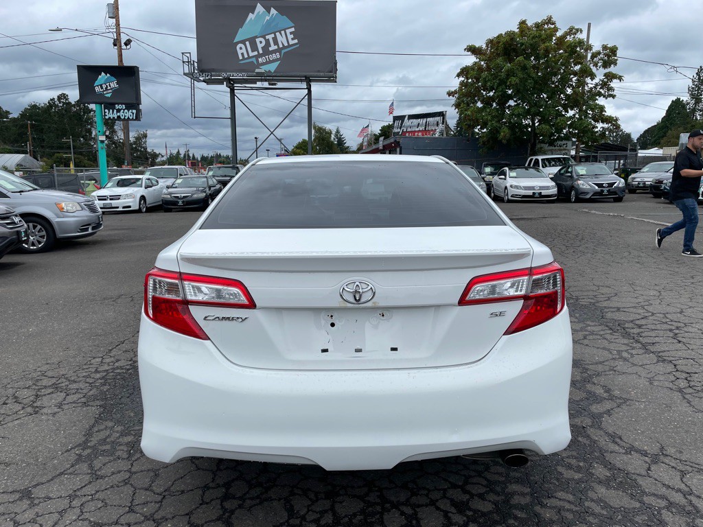2012 Toyota Camry Image 4