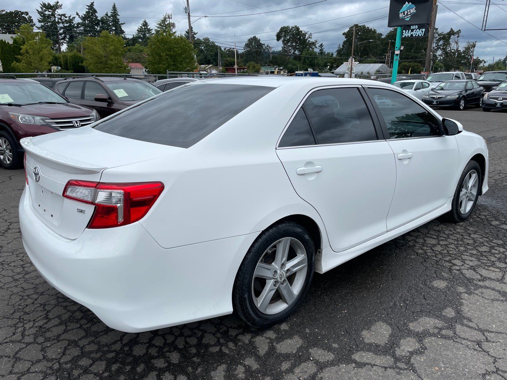 2012 Toyota Camry Image 5
