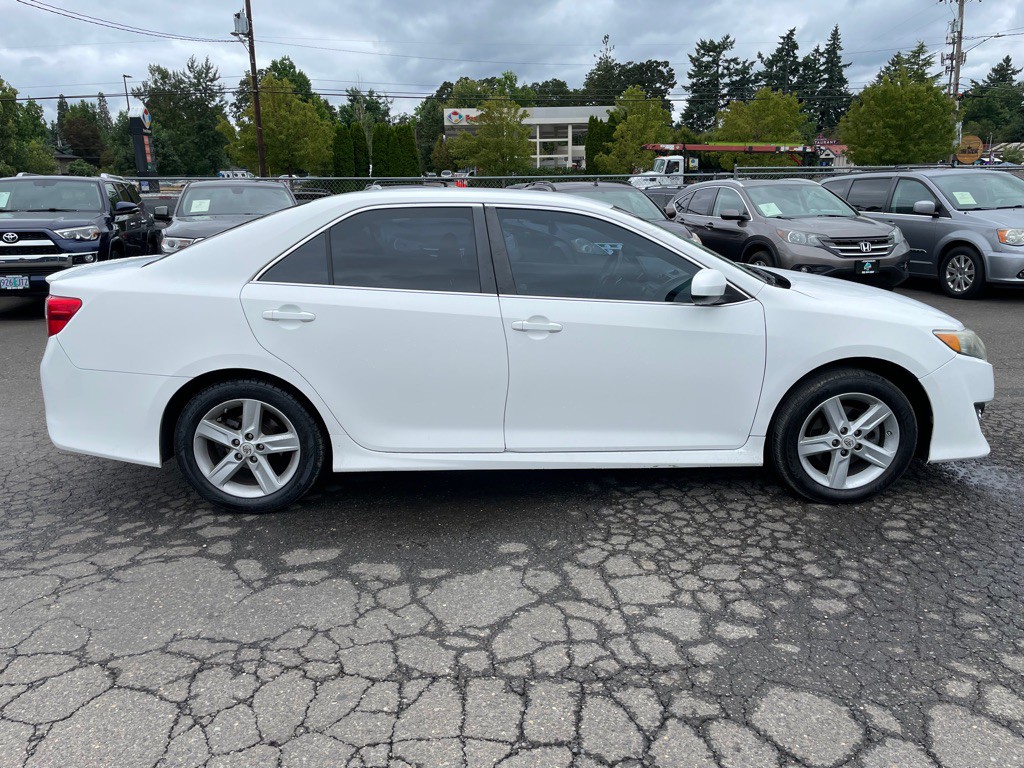 2012 Toyota Camry Image 6