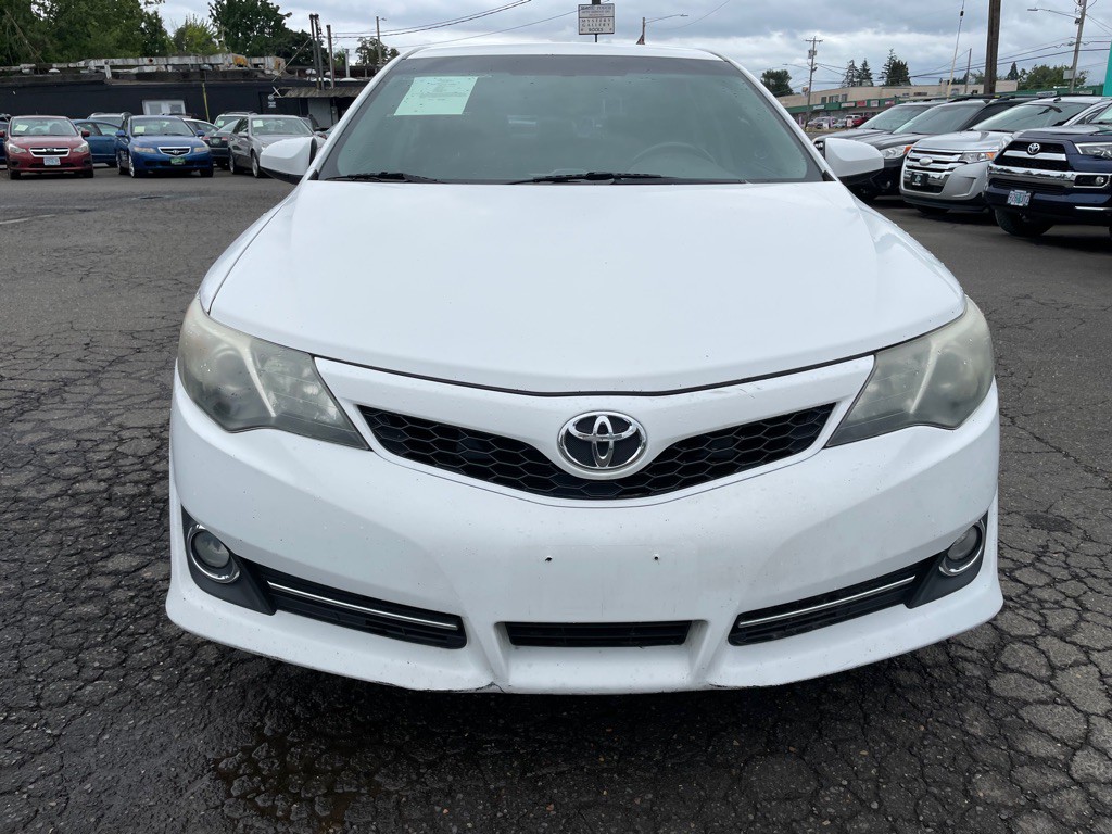 2012 Toyota Camry Image 8