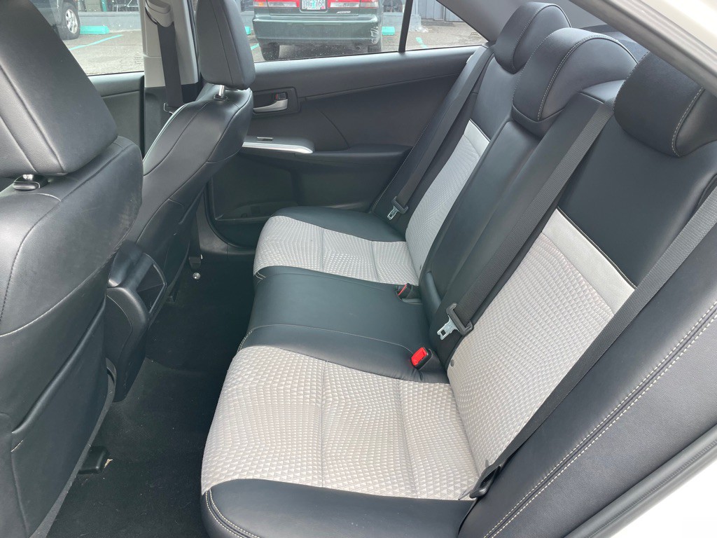 2012 Toyota Camry Image 10