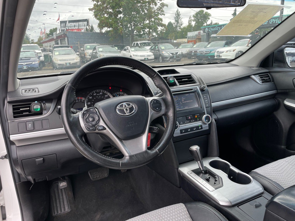 2012 Toyota Camry Image 11