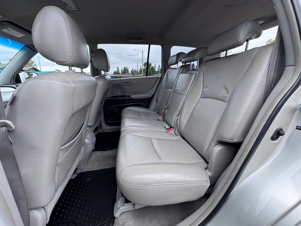 2005 Toyota Highlander Image 10