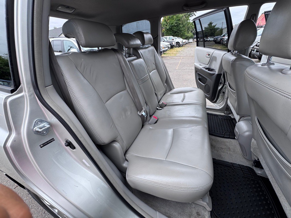 2005 Toyota Highlander Image 12