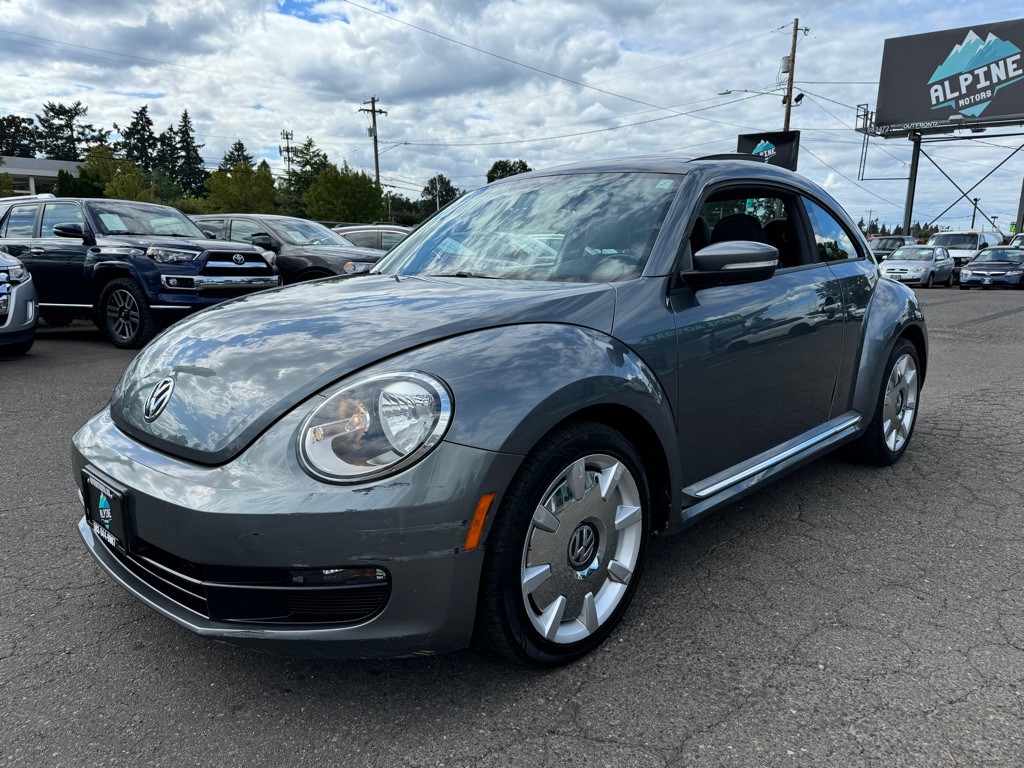 2013 Volkswagen Beetle Image 1
