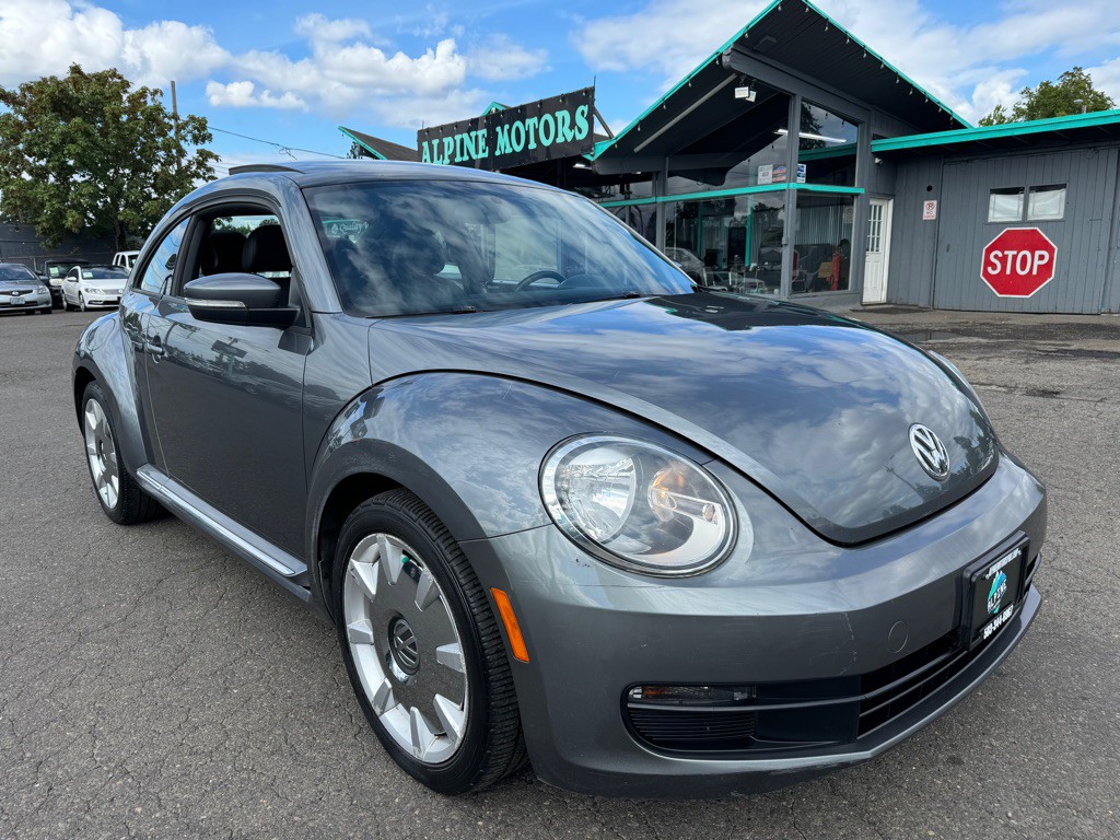2013 Volkswagen Beetle Image 5