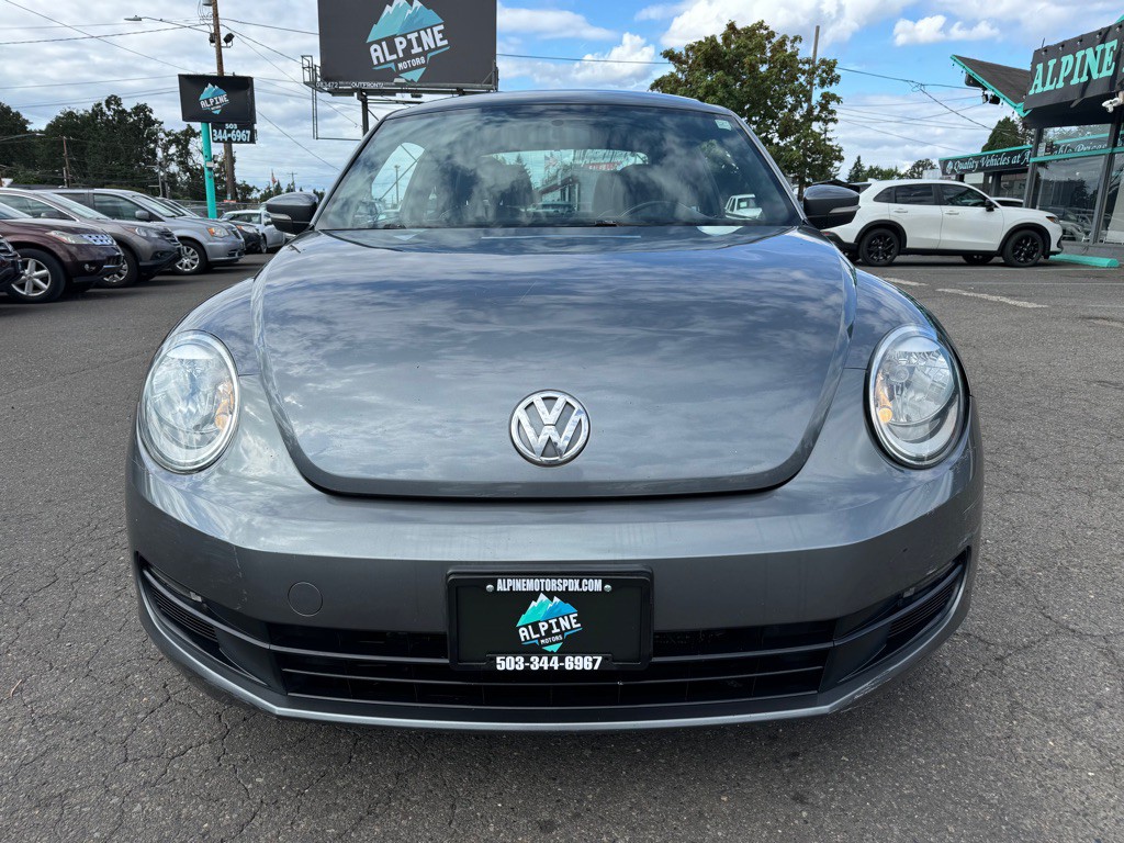 2013 Volkswagen Beetle Image 6