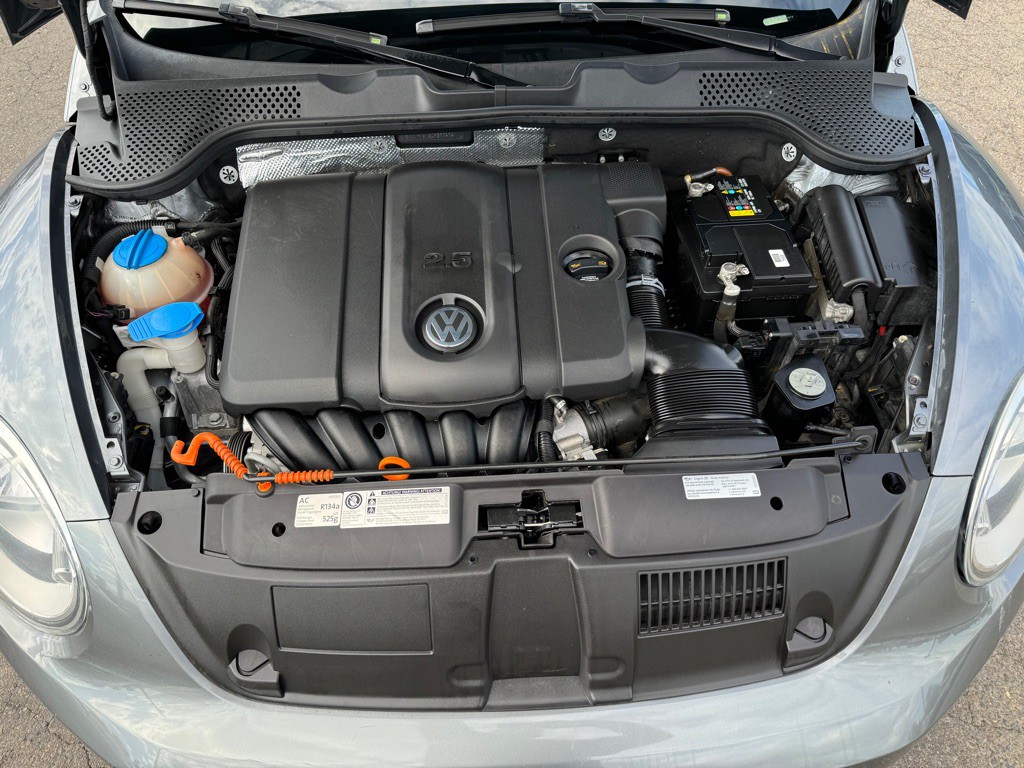 2013 Volkswagen Beetle Image 10