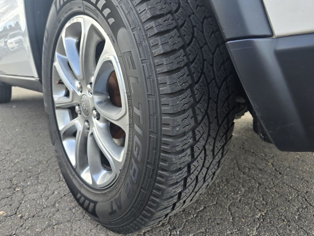 2015 Jeep Grand Cherokee Image 16