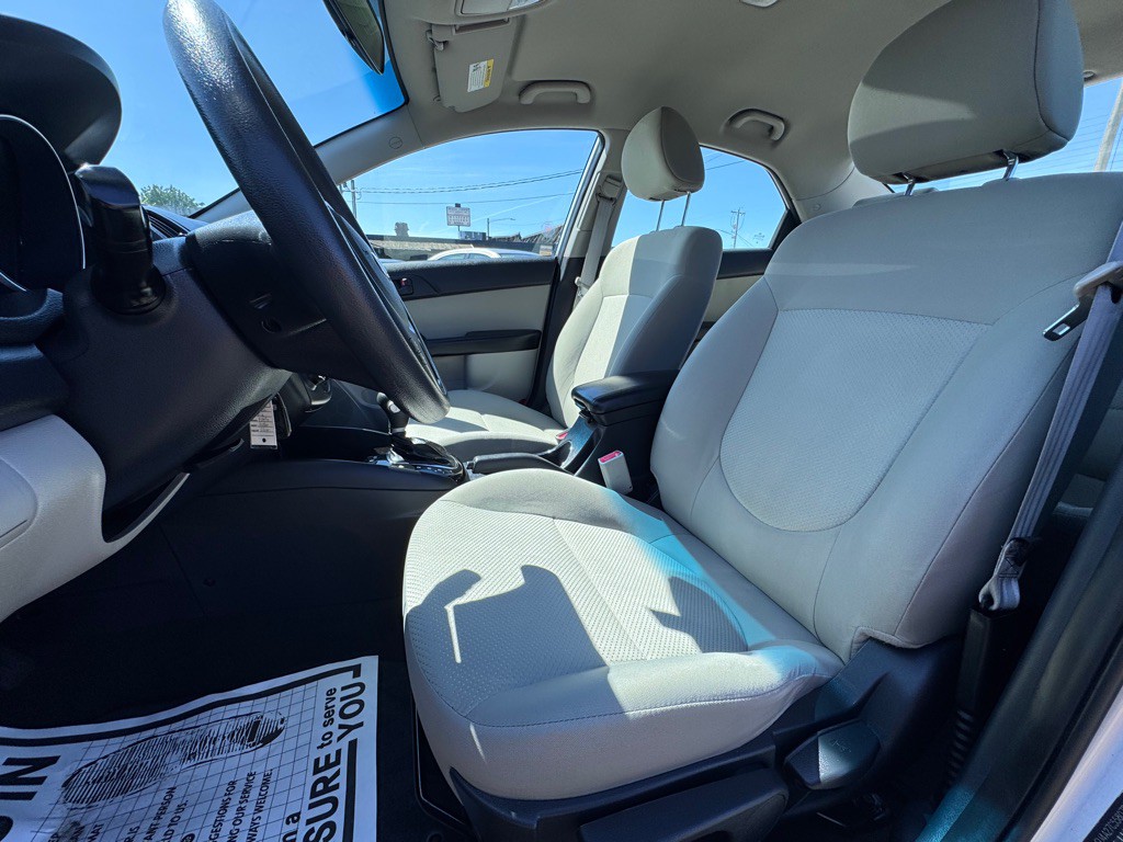 2012 Kia Forte Image 9