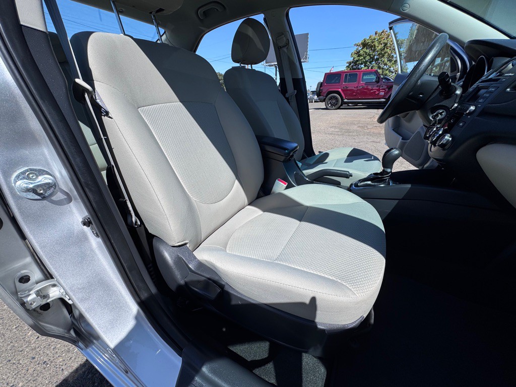 2012 Kia Forte Image 11