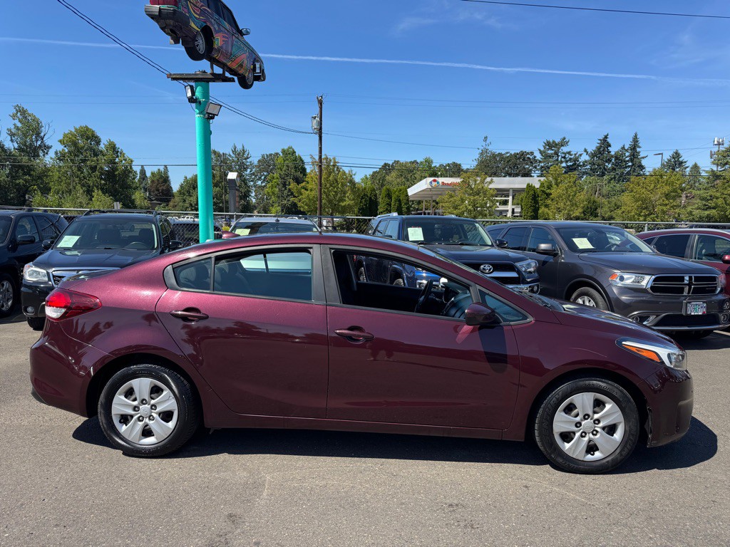 2017 Kia Forte Image 5