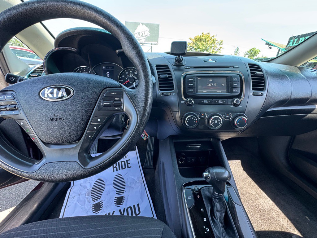 2017 Kia Forte Image 10