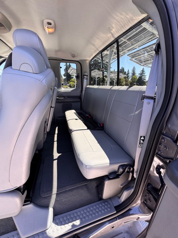2003 Ford F-250 Image 9