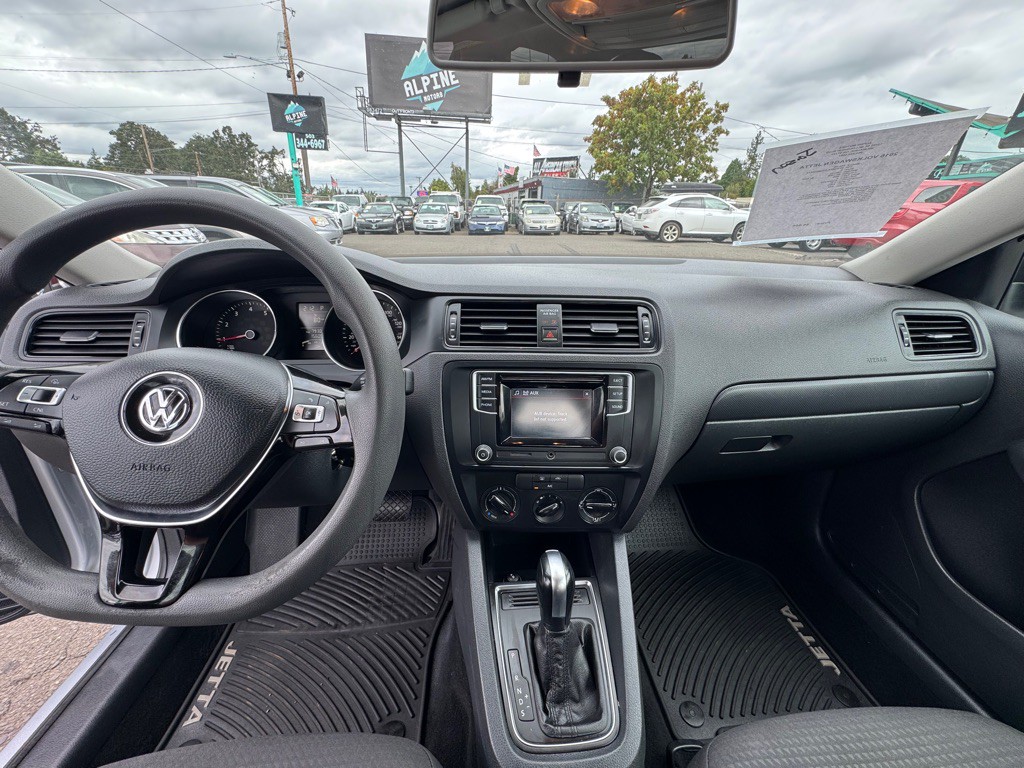 2016 Volkswagen Jetta Image 9