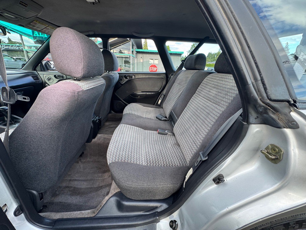 1999 Subaru Legacy Image 10