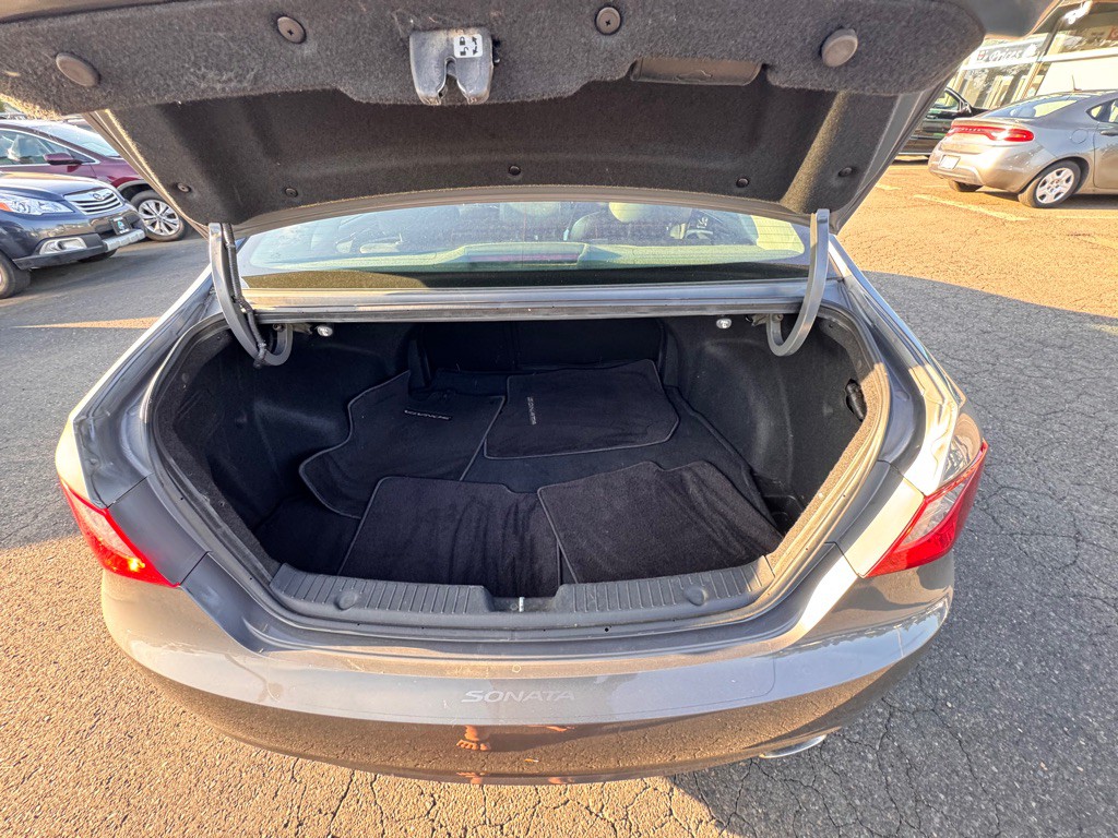 2011 Hyundai Sonata Image 12