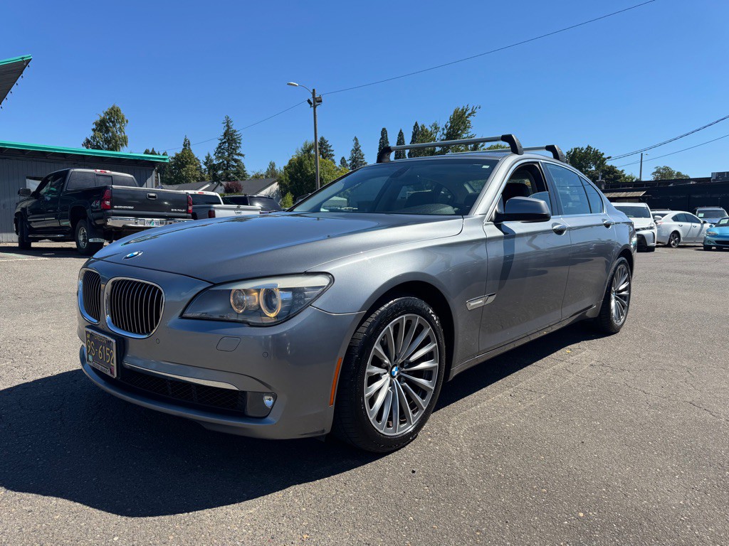 2012 BMW 7 Series Image 1