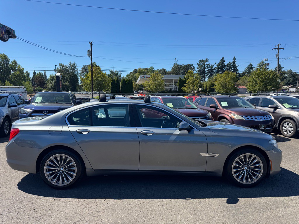 2012 BMW 7 Series Image 6