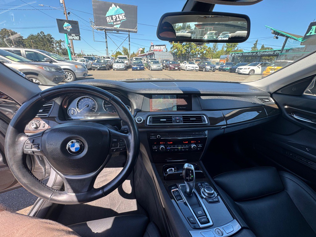 2012 BMW 7 Series Image 10