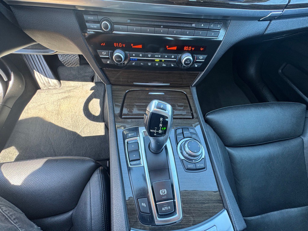 2012 BMW 7 Series Image 11