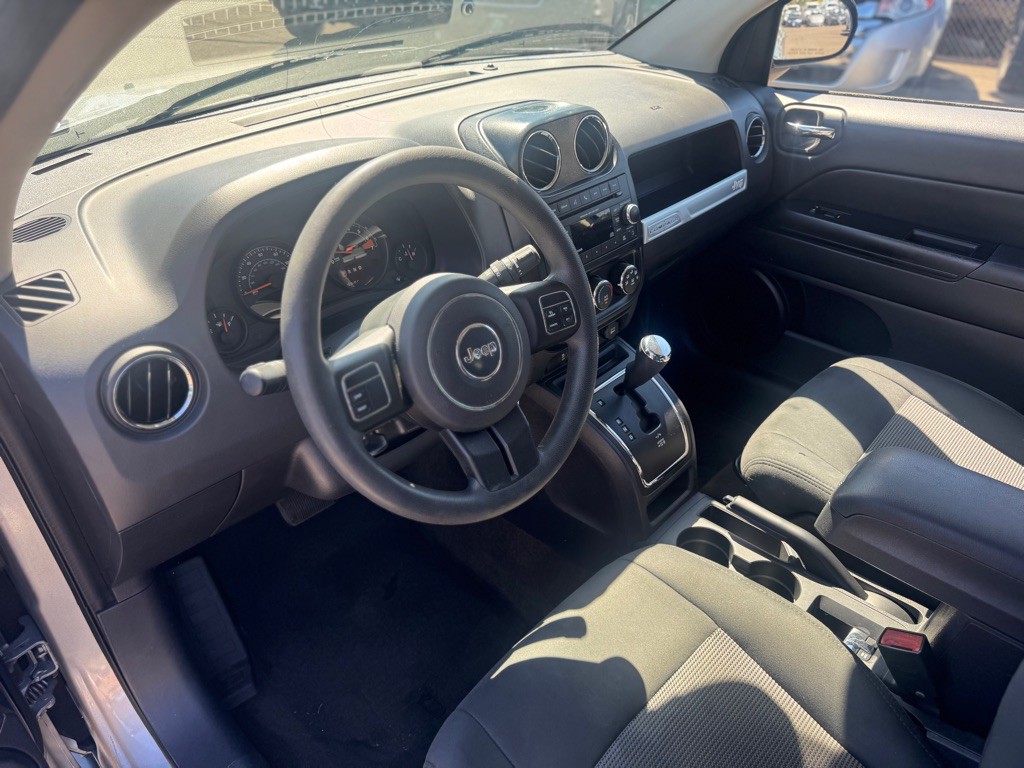 2016 Jeep Compass Image 6