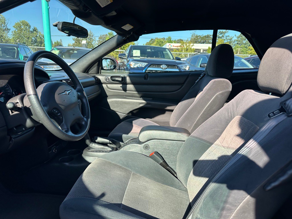 2005 Chrysler Sebring Image 7