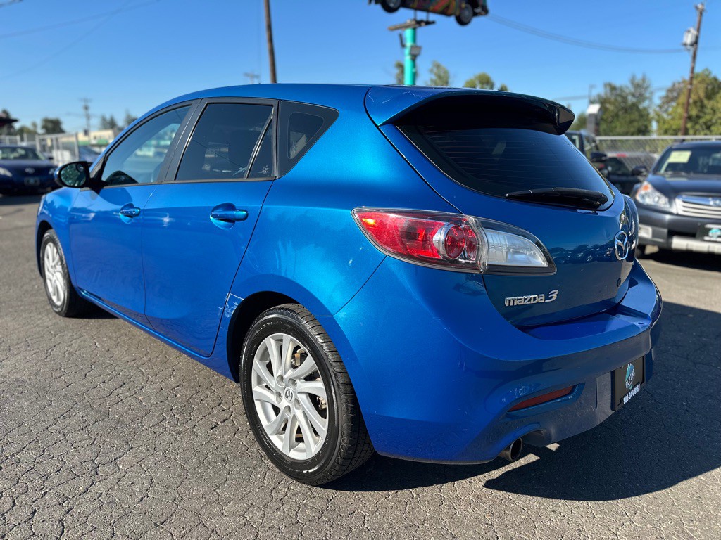 2012 Mazda Mazda3 Image 2