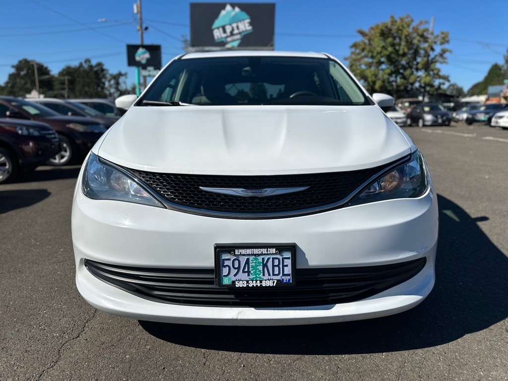 2017 Chrysler Pacifica Image 6