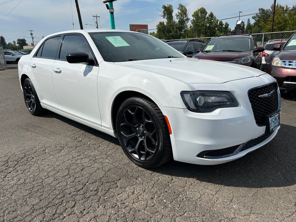 2019 Chrysler 300 Image 5
