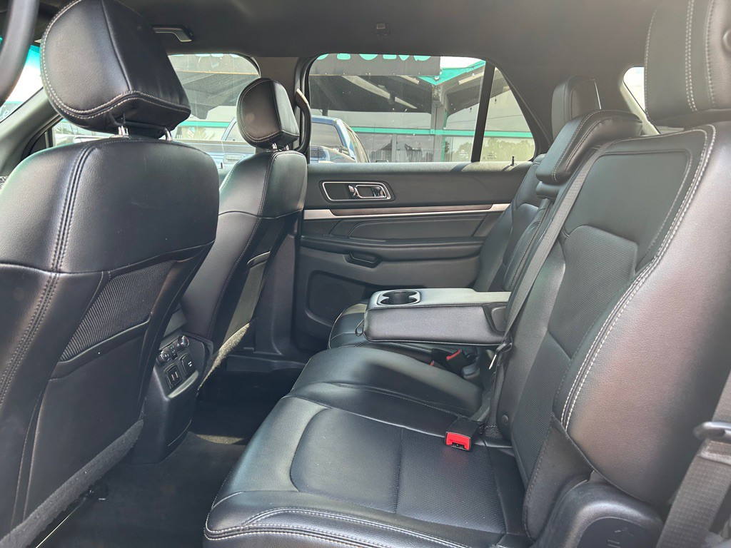 2016 Ford Explorer Image 8
