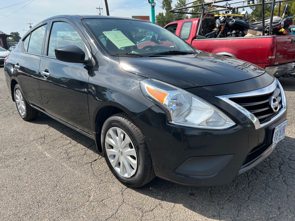 2018 Nissan Versa Image 5