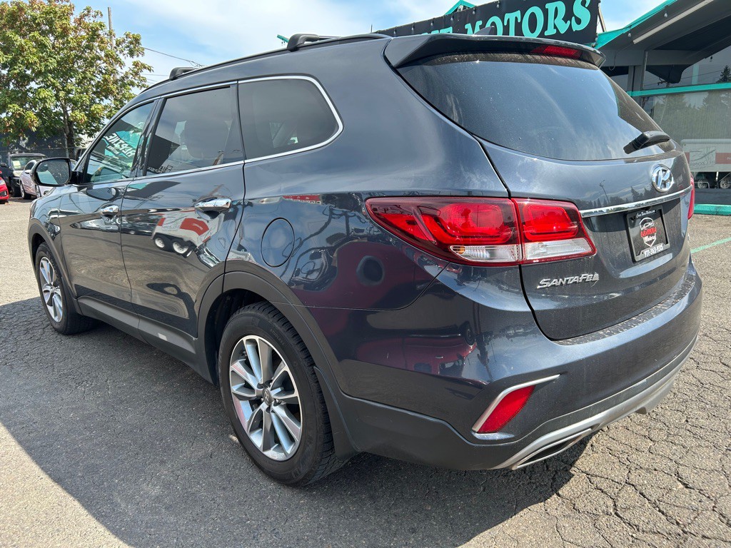 2018 Hyundai Santa Fe Image 2