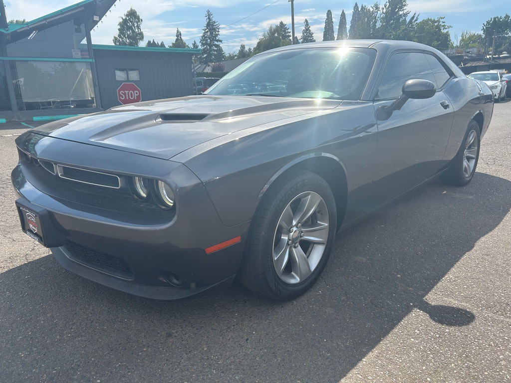 2016 Dodge Challenger Image 1