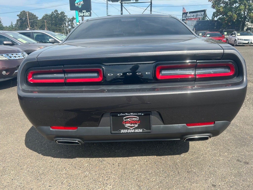 2016 Dodge Challenger Image 3