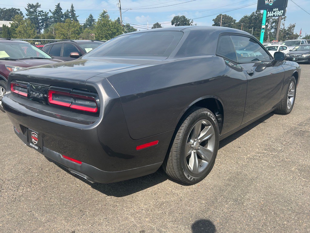 2016 Dodge Challenger Image 4