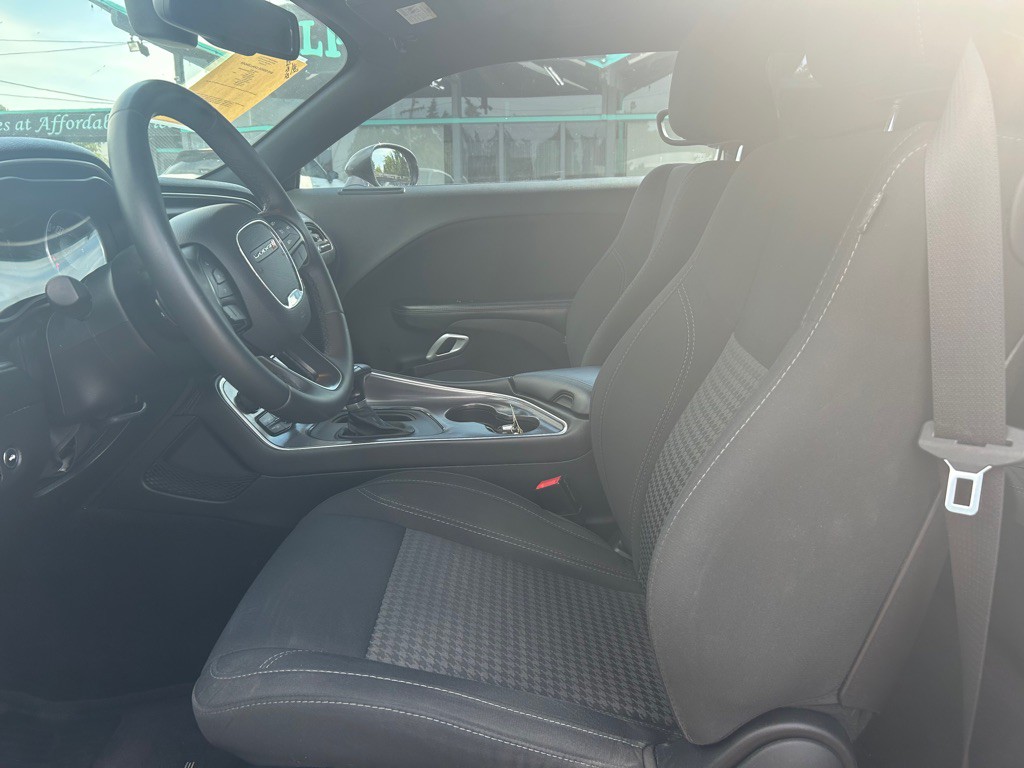 2016 Dodge Challenger Image 7