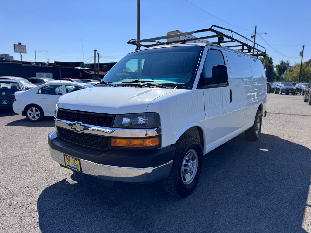 2015 Chevrolet Express Image 1