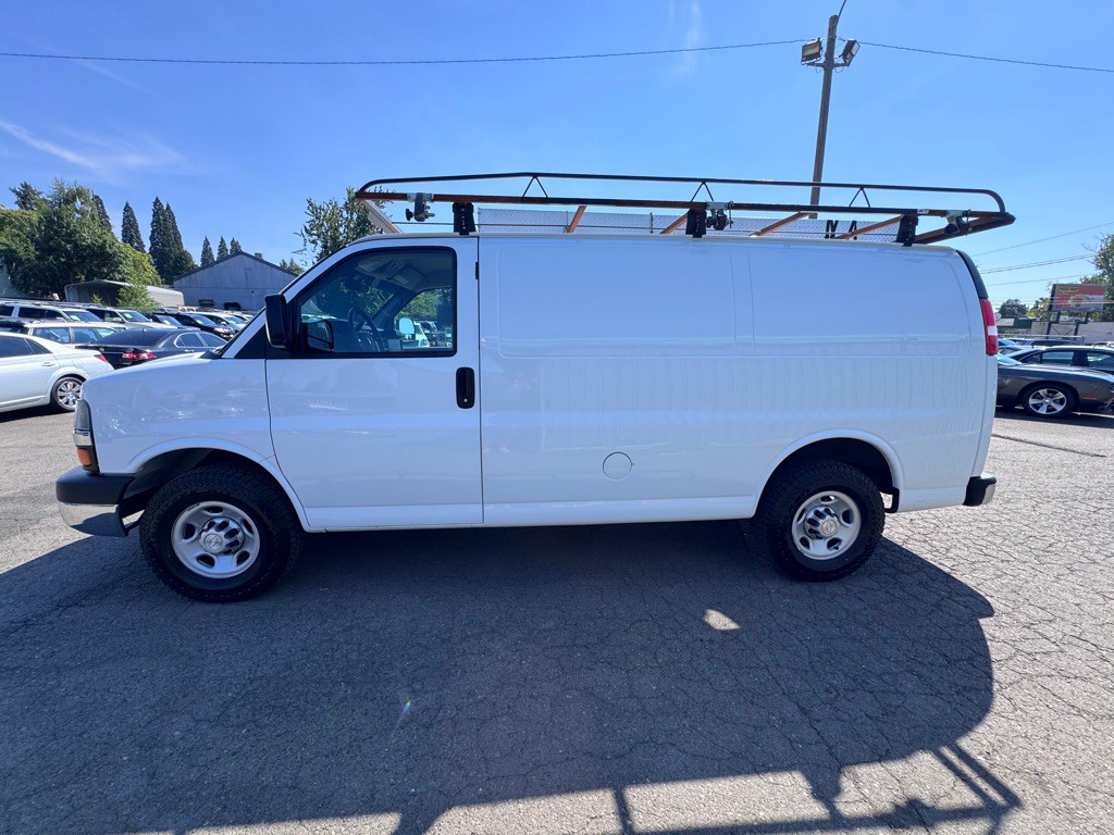 2015 Chevrolet Express Image 2
