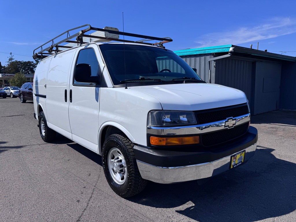 2015 Chevrolet Express Image 7