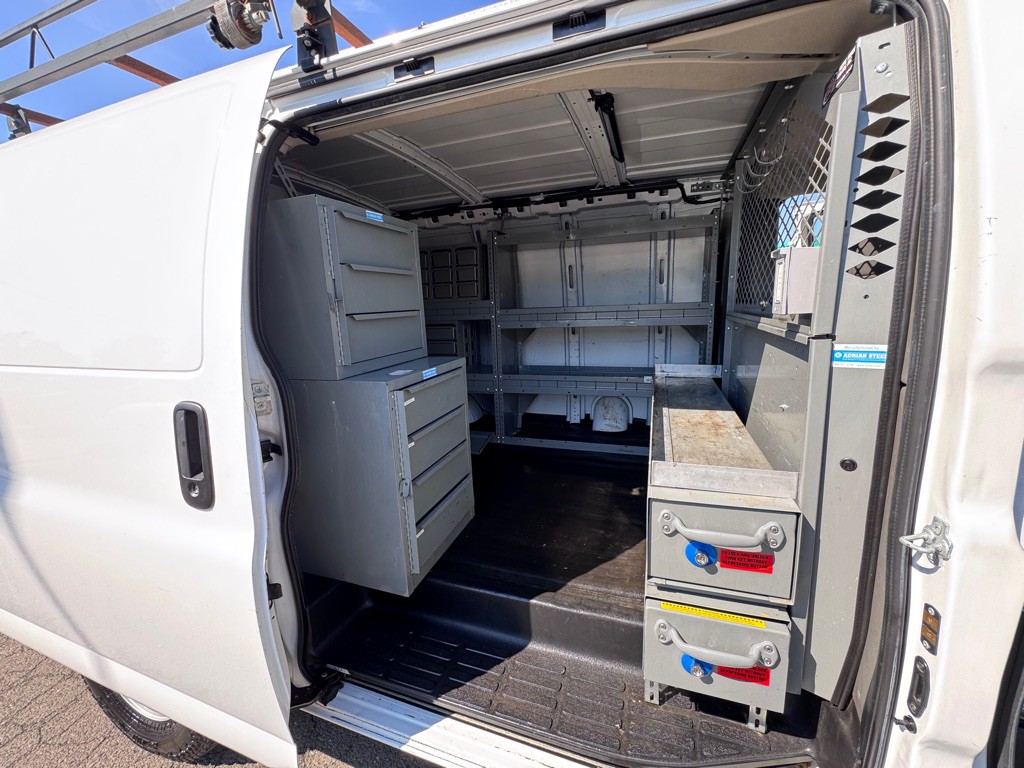 2015 Chevrolet Express Image 20