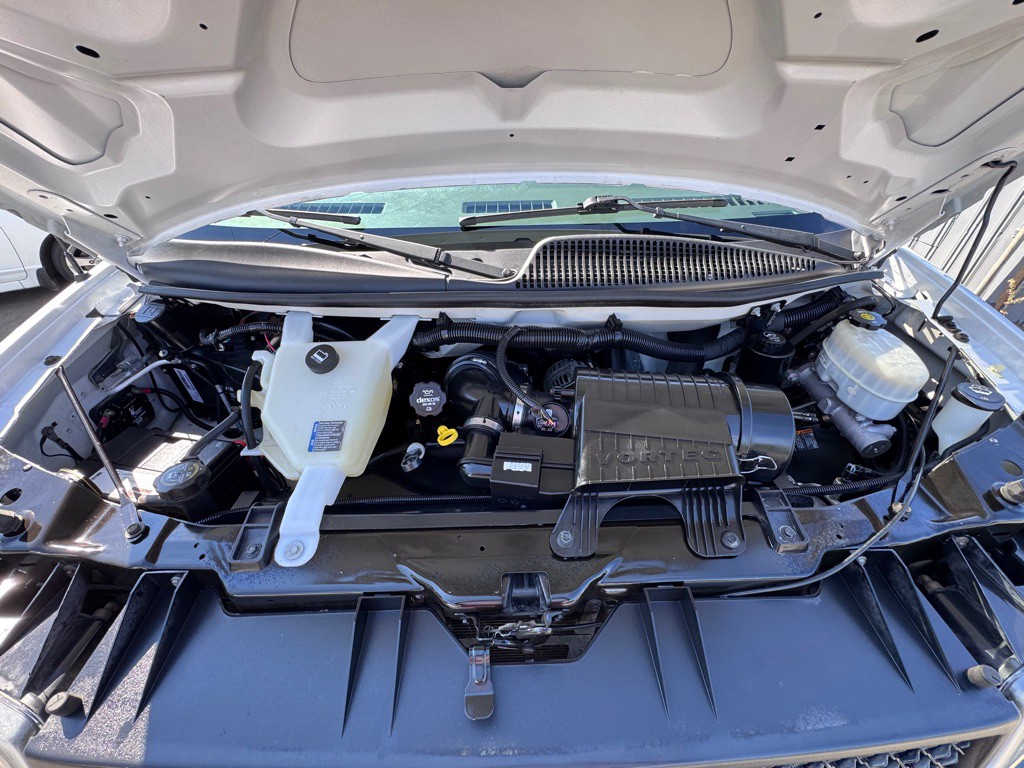2015 Chevrolet Express Image 22