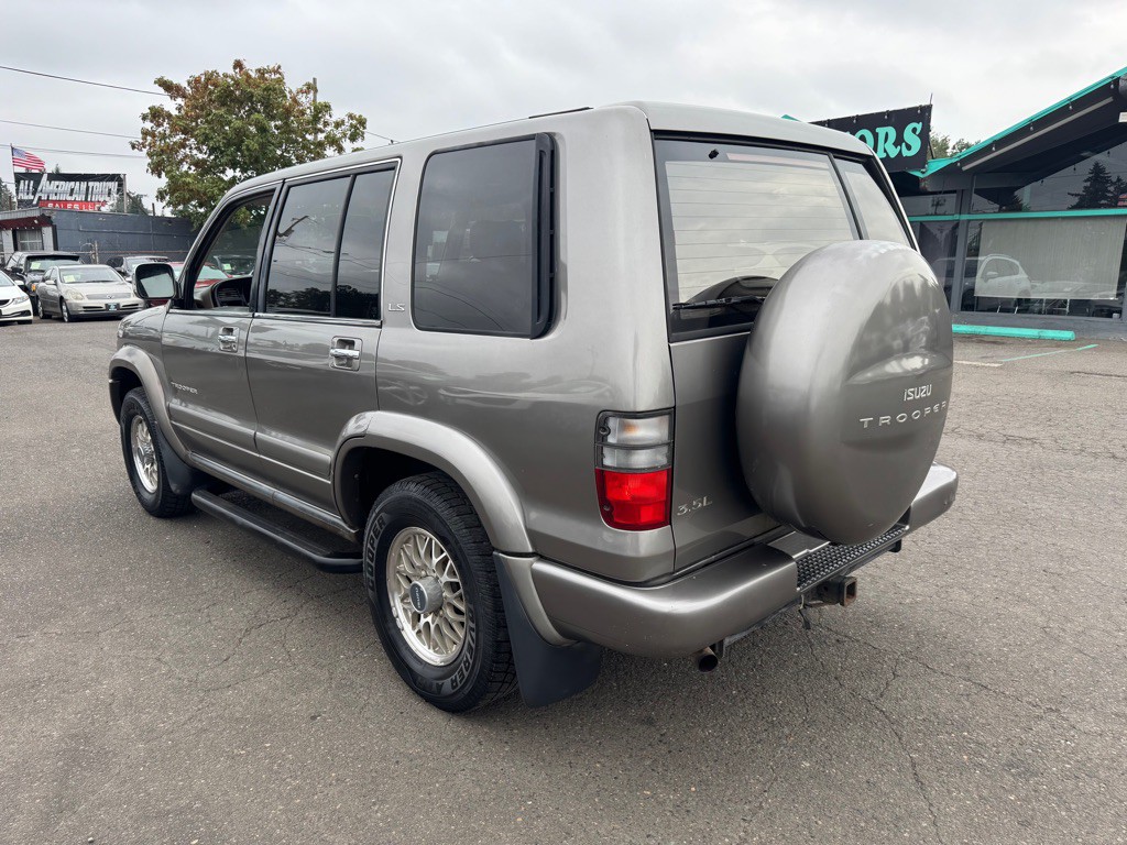 2000 Isuzu Trooper Image 3