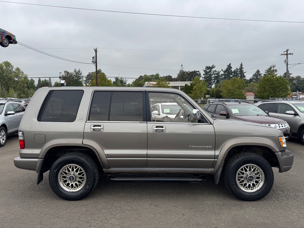 2000 Isuzu Trooper Image 6