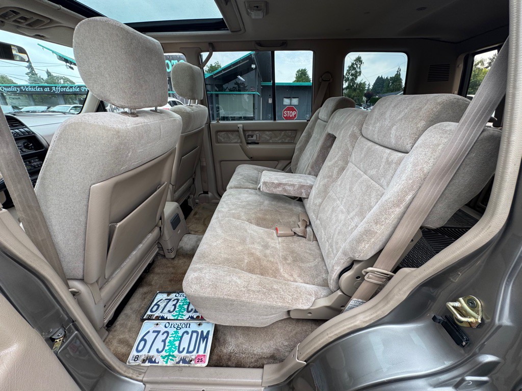 2000 Isuzu Trooper Image 12