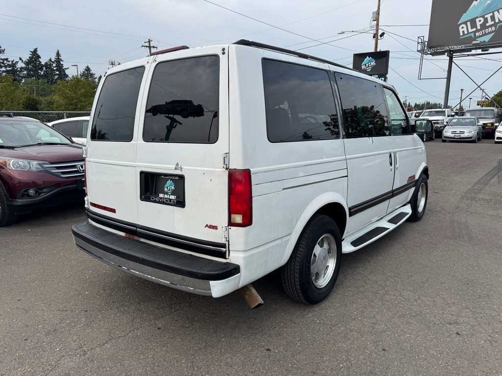 1994 Chevrolet Astro Image 4