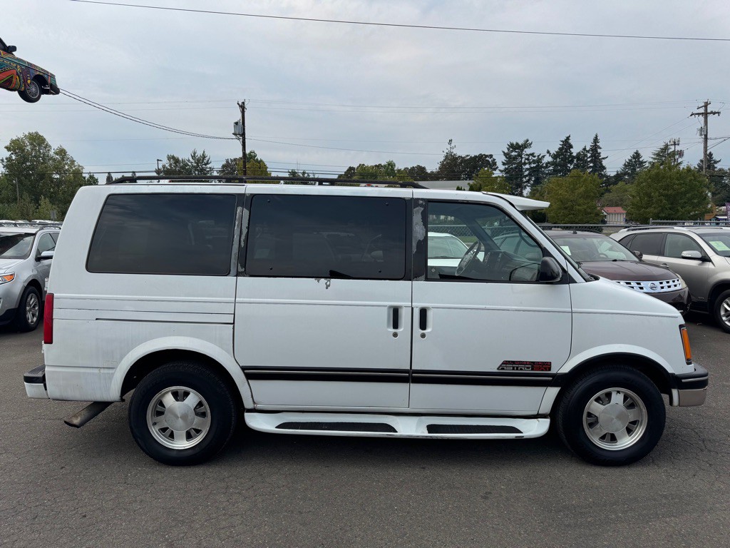 1994 Chevrolet Astro Image 5